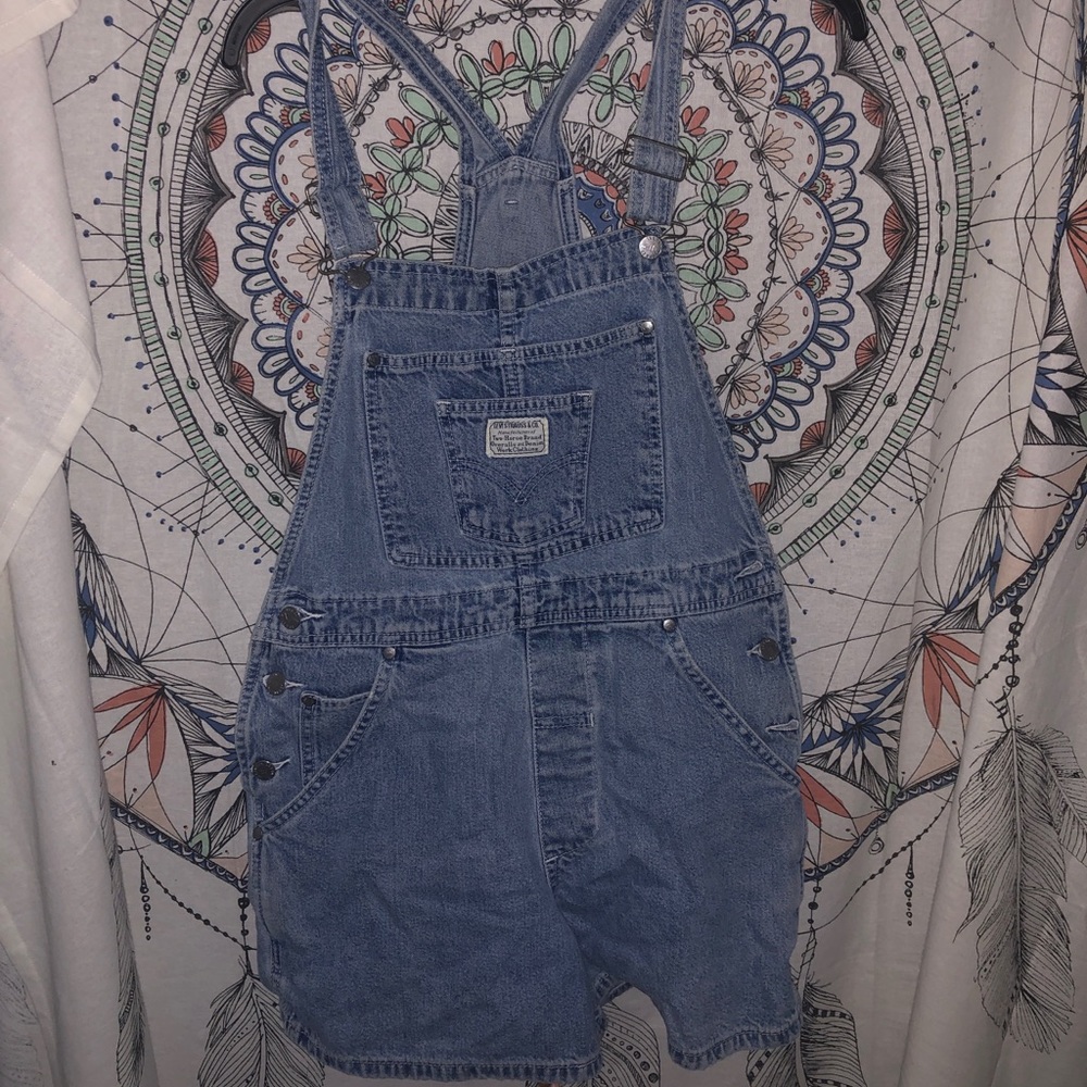Vintage Levi’s Overalls ✨